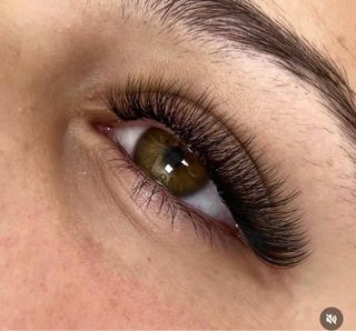 Por Diciembre Extensión de pestañas y diseño cejas