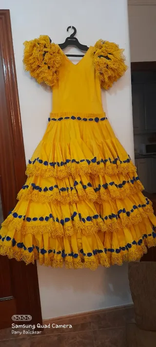 Vestido Flamenca Amarillo con Volantes