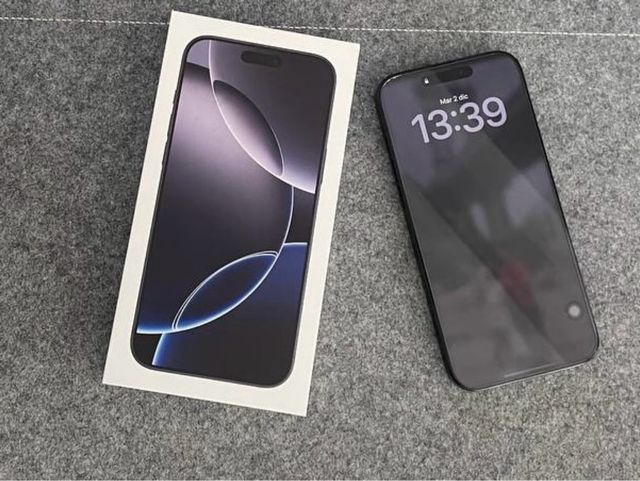 iPhone 16 Pro Max Negro + Apple Care