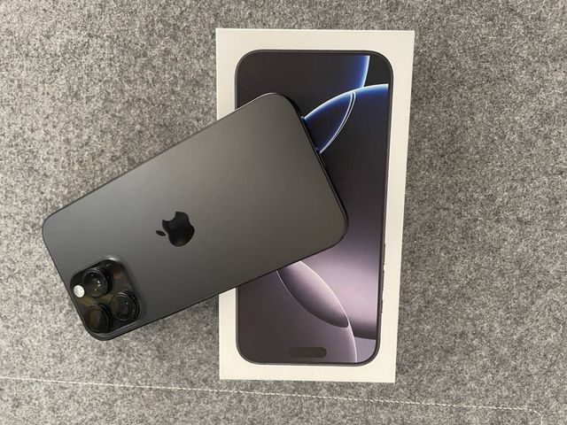 iPhone 16 Pro Max Negro + Apple Care