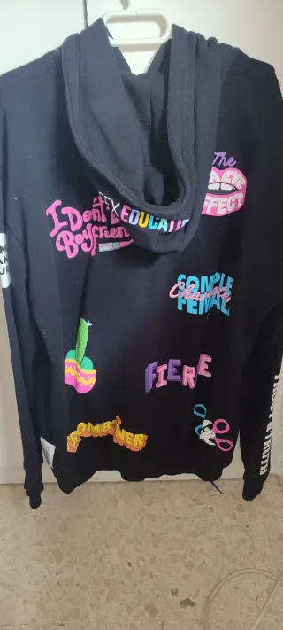 Sudadera Sex Education Negra Multicolor