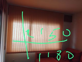 Tenda a rullo arancione in tessuto