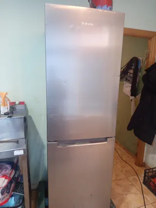 Nevera gres funciona pero no fría