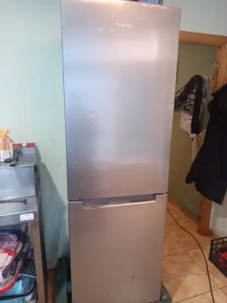 Nevera gres funciona pero no fría