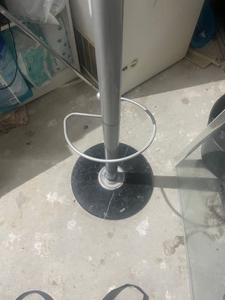 Perchero de pie moderno