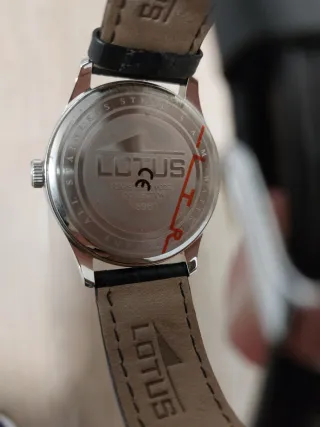 Reloj Lotus Hombre Plata y Negro