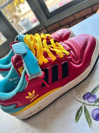 GY6493 - Talla 9 - Adidas Forum Low x South Park C