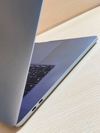 MacBook Pro 2016 (A1707) i7 / 16Gb / 512Gb / 2Gb