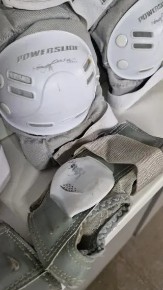 Protecciones Patines Gris y Blanco