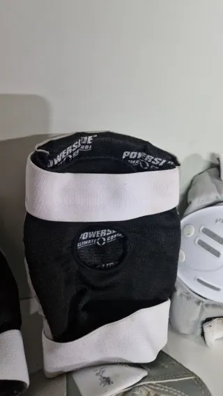 Protecciones Patines Gris y Blanco