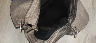 Bolso plateado efecto piel