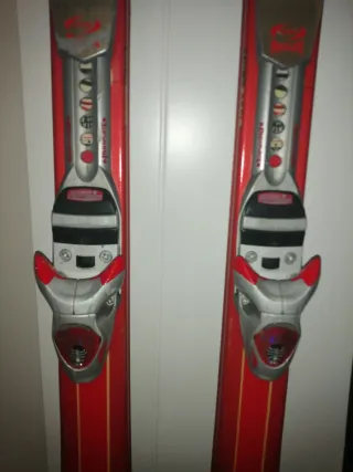 Esquís y bastones de segunda mano