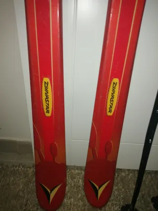 Esquís y bastones de segunda mano