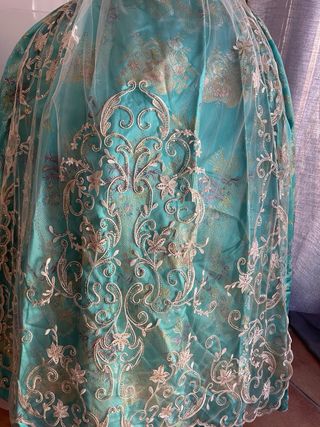 Falda Fallera Talla 40 con Manteletas y Zapatos