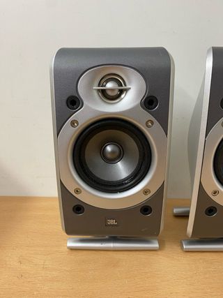 Altavoces JBL SCS200SAT Gris/Plata