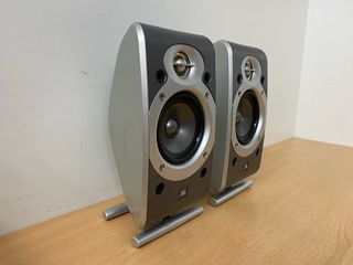 Altavoces JBL SCS200SAT Gris/Plata