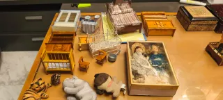 Muñecos de porcelana y accesorios