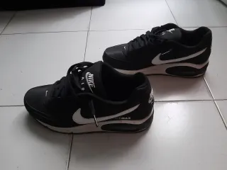 Zapatillas Nike Air Max Negras y Blancas