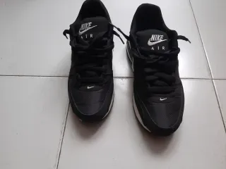 Zapatillas Nike Air Max Negras y Blancas
