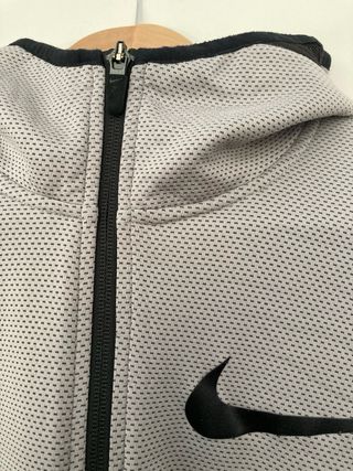 Chaqueta Deportiva Nike Gris