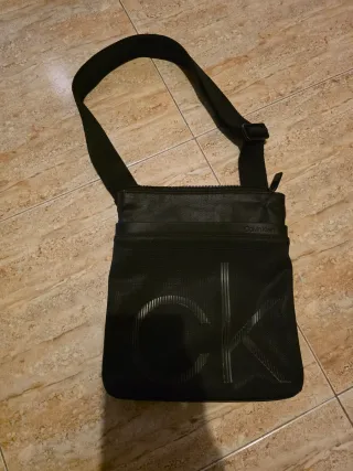 Bolso bandolera Calvin Klein negro original