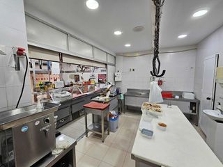 Local comercial en venta en Puerta Blanca en Málaga