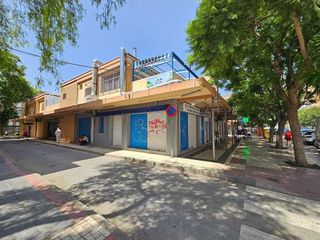 Local comercial en venta en Puerta Blanca en Málaga