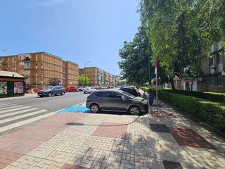 Local comercial en venta en Puerta Blanca en Málaga