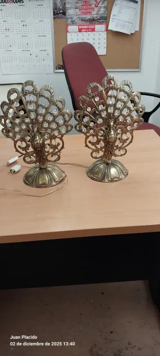 Lámpara de araña antigua de metal y cristal