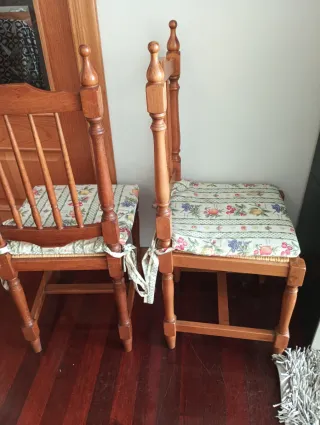Juego de 2 sillas de madera