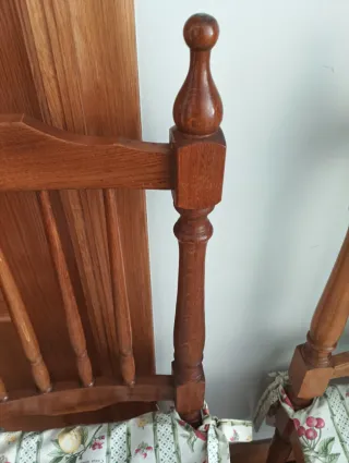 Juego de 2 sillas de madera