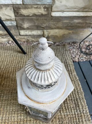 Farolillo de hierro envejecido