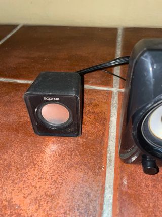 Altavoces de escritorio negros