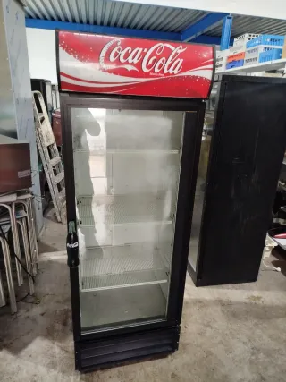 Nevera expositora bebidas