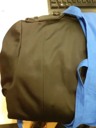 Chaqueta negra chica