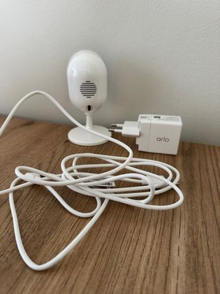 Cámara Arlo Blanca con Cargador