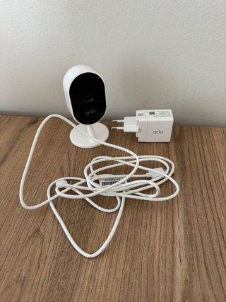 Cámara Arlo Blanca con Cargador