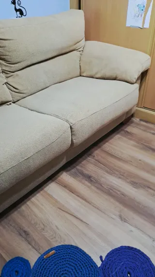 Sofá 3 plazas beige claroNegociable Urge venta!!!