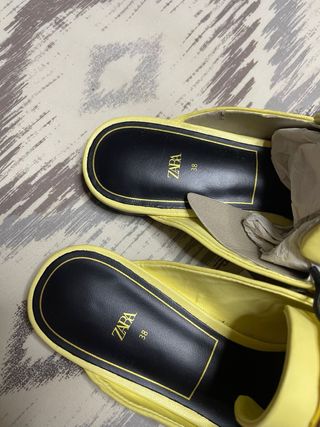 ZARA Mules Amarillas Talla 38