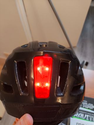Casco Specialized niño MIPS y luz LED