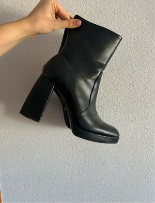 Botines negros de tacón