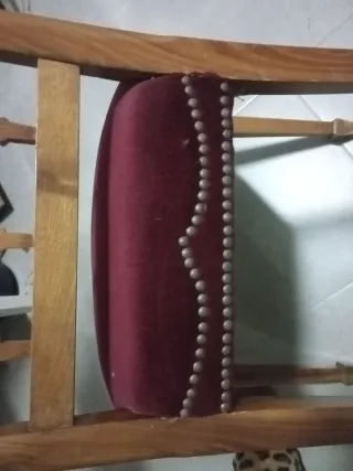 Sillas antiguas de madera y terciopelo