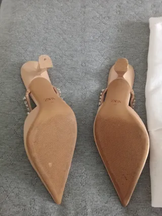 Zapatos Zara Beige con Pedrería