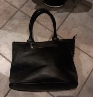 Borsa nero con borchie