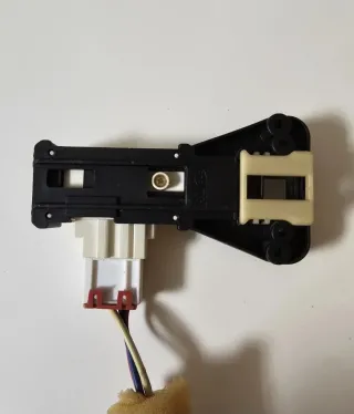 Samsung DC64-01538A Interruttore Porta Lavatrice