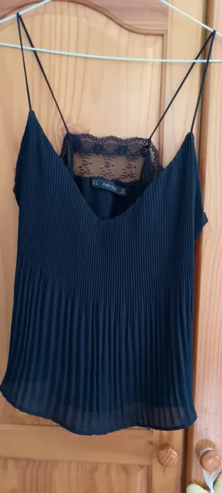 Top Zara tirantes plisado encaje negro