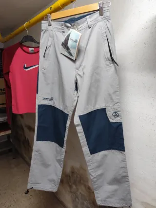 Camiseta Nike Manga Larga Rosa y Roja