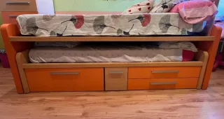 Cama nido juvenil en buen estado