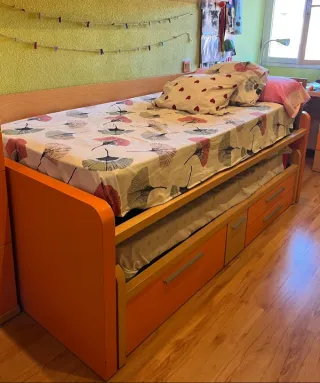 Cama nido juvenil en buen estado