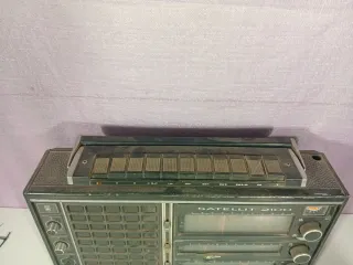 Grundig Satellit 2100 Radio